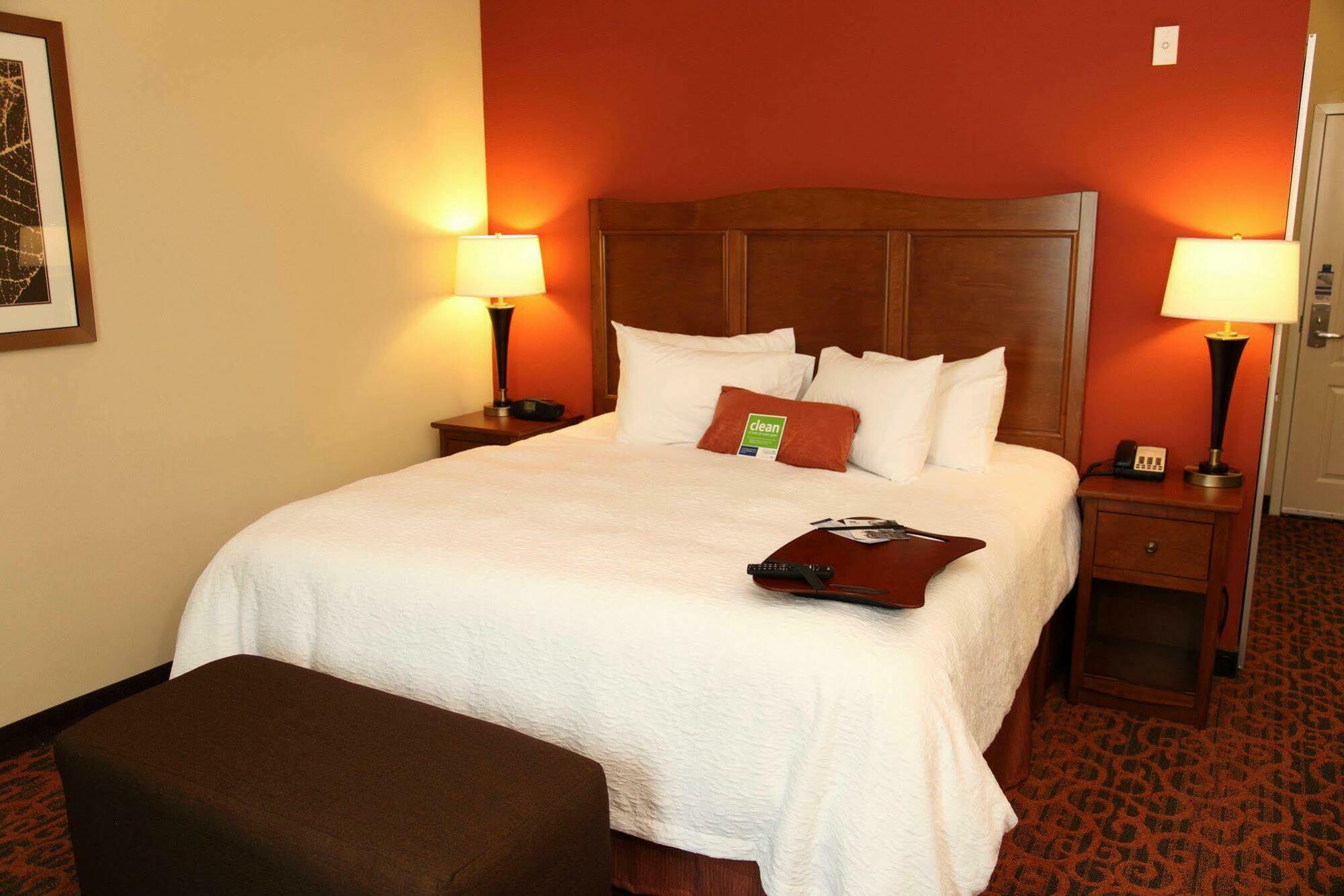Hampton Inn & Suites Bastrop Δωμάτιο φωτογραφία